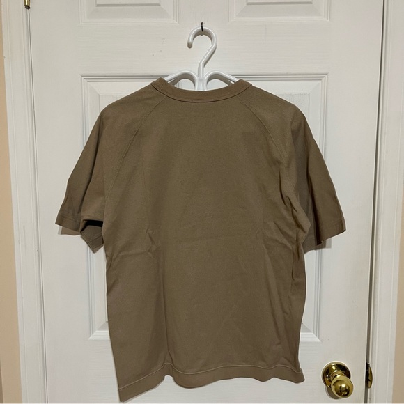 Uniqlo Oversized Tee - Picture 4 of 4